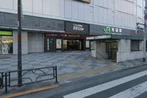 池袋駅エリアのカラオケ徹底比較｜料金を条件別に自動計算＋機種・立地（東口／西口）を横並び検証【2026年9月】